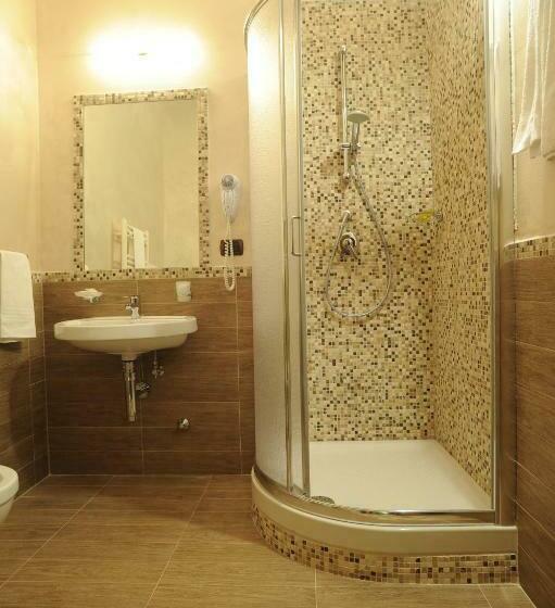 اتاق استاندارد, B&b Muro Torto Cairoli Struttura Sanificata Giornalmente Con Prodotti Specifici Conformi Al Decalo