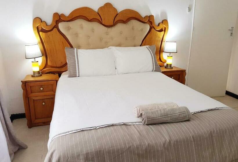 اتاق استاندارد با چشم‌انداز باغ, Chinyonga Guesthouse
