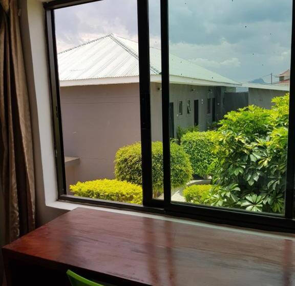 اتاق استاندارد, Chinyonga Guesthouse