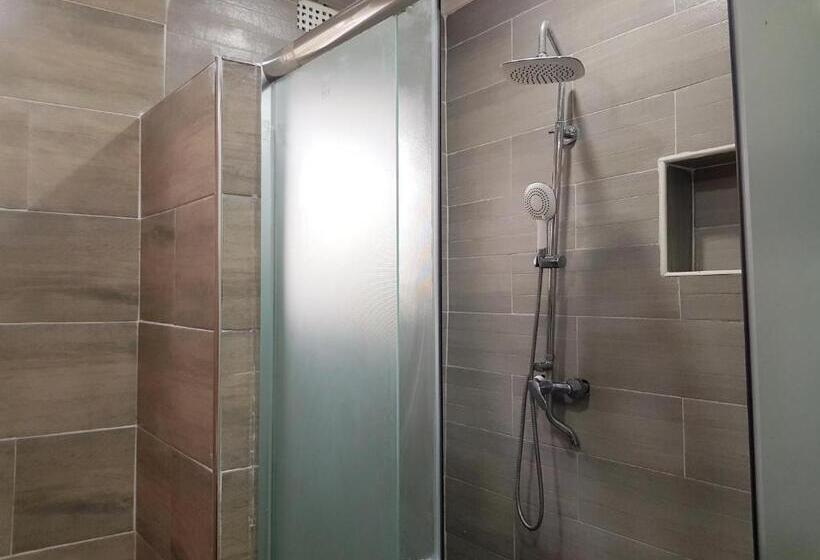 اتاق یک تخته با چشم‌انداز باغ, Chinyonga Guesthouse