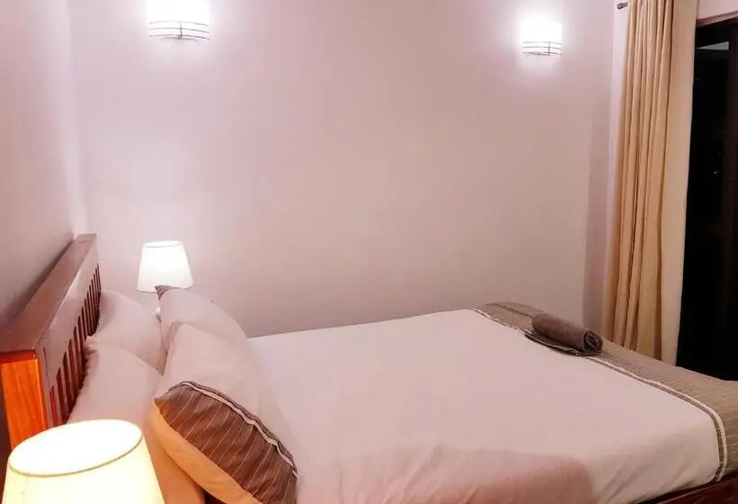 اتاق لوکس با بالکن, Chinyonga Guesthouse