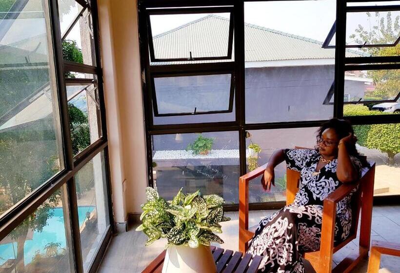 استودیو استاندارد با چشم‌انداز, Chinyonga Guesthouse