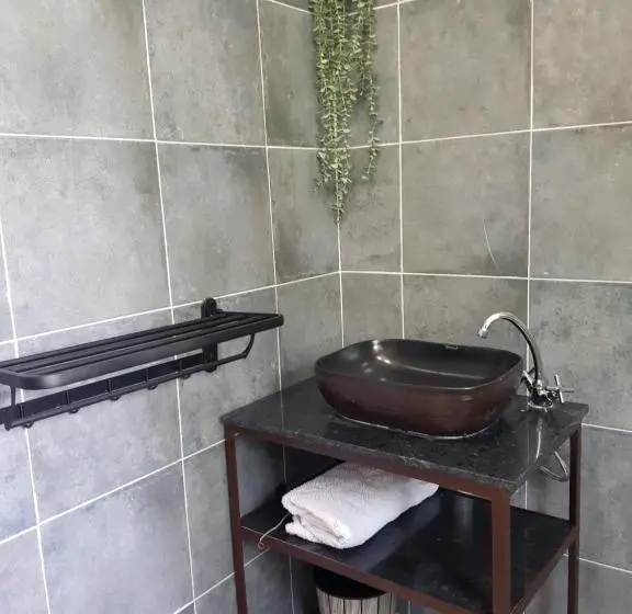 استودیو استاندارد با چشم‌انداز, Chinyonga Guesthouse