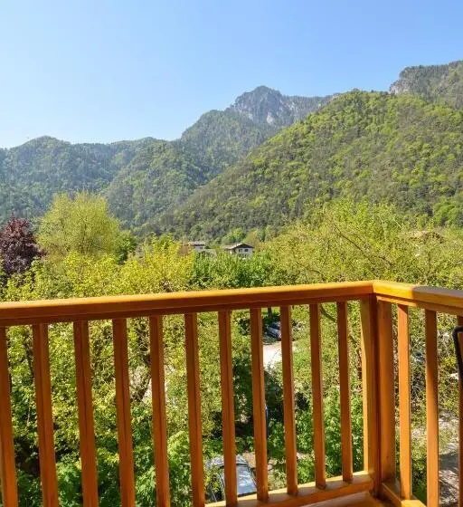 Standard Kolmen Hengen Huone Parveke, Bed And Breakfast Galet