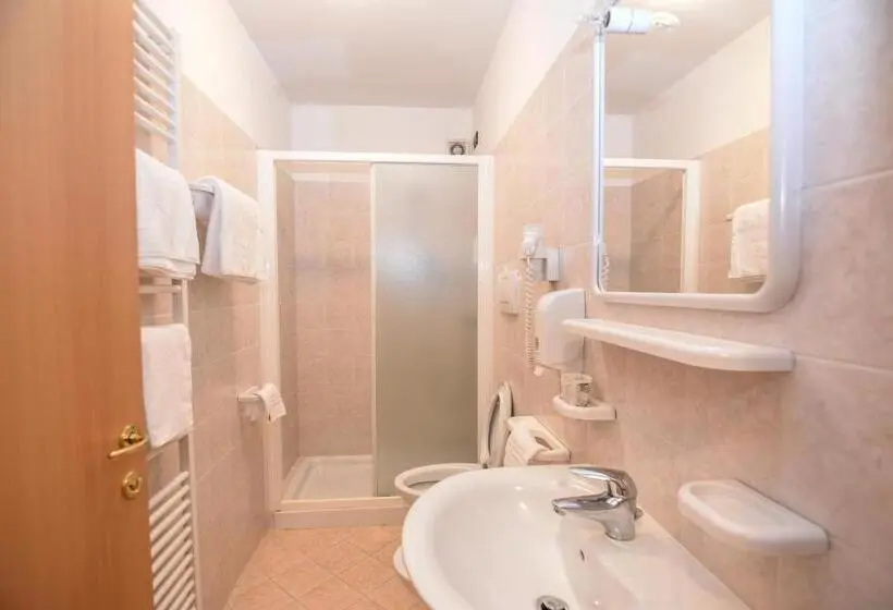 Standard Kolmen Hengen Huone Parveke, Bed And Breakfast Galet