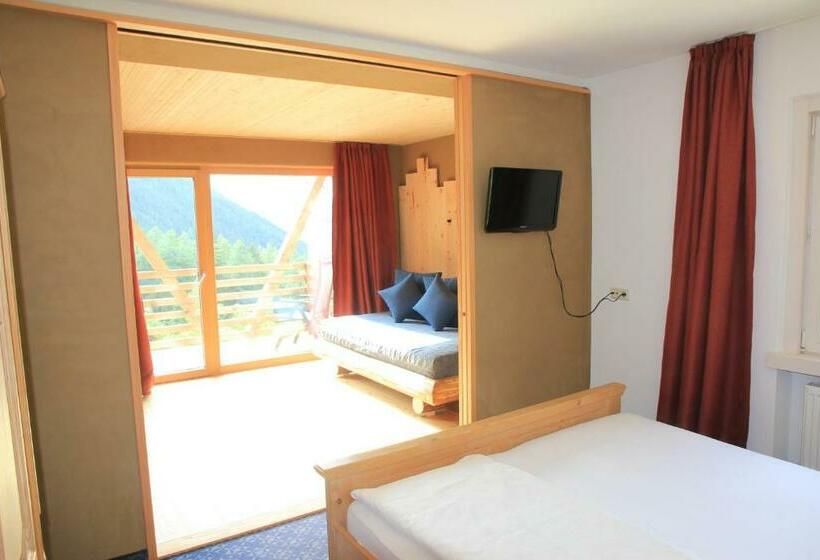 غرفة ديلوكس مزودة بشرفة, Bike & Ski Hotel Diana Karersee