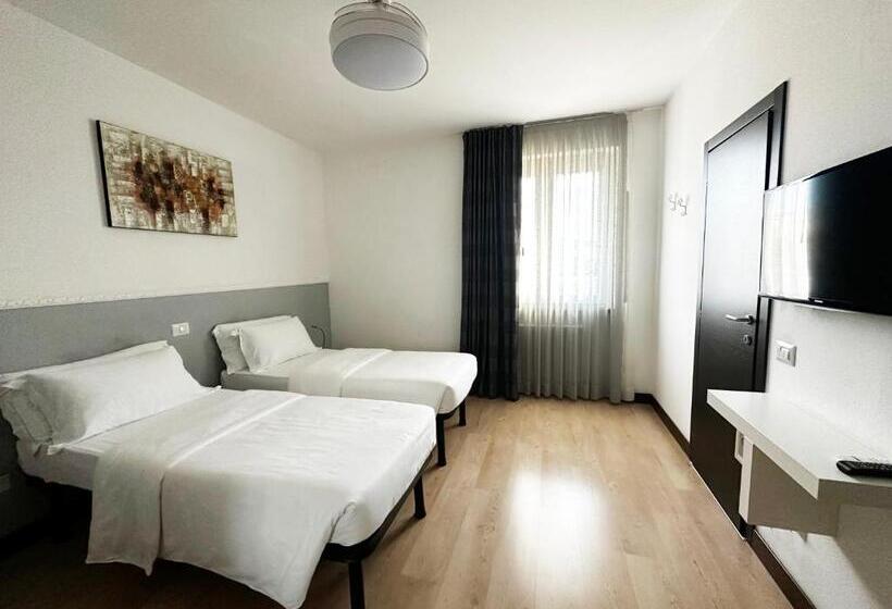 スーペリアールーム, Sk Active Hotel   Ex Garni Hotello