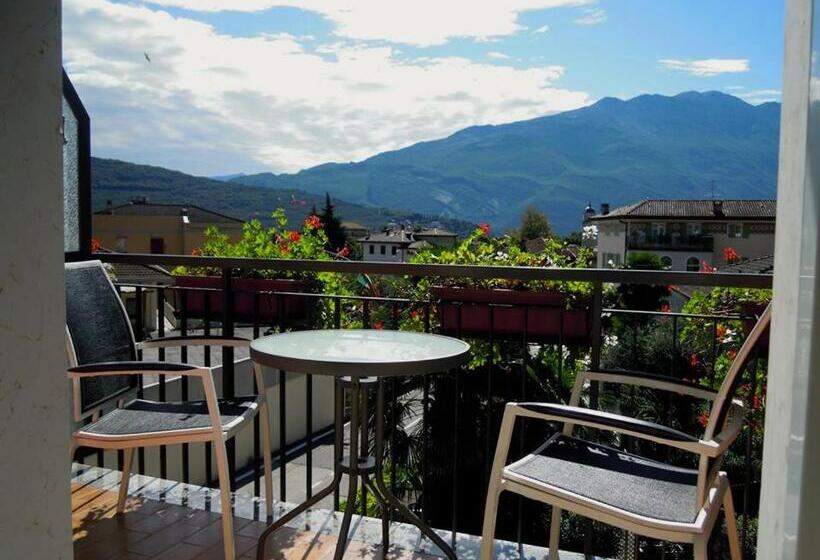 베이직 룸 더블 침대, Sk Active Hotel   Ex Garni Hotello