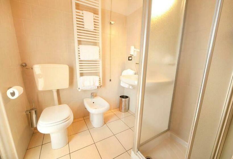 غرفة عائلية, Agorà