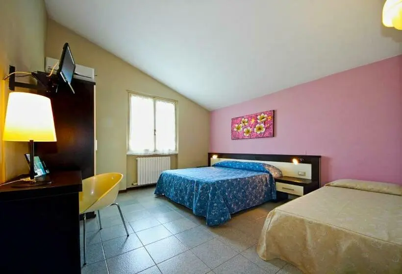 اتاق استاندارد سه نفره, Albergo La Quiete