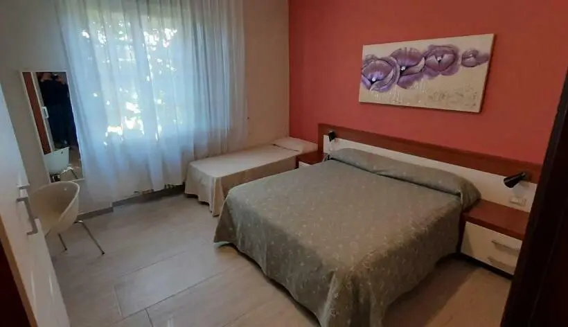 اتاق استاندارد سه نفره, Albergo La Quiete