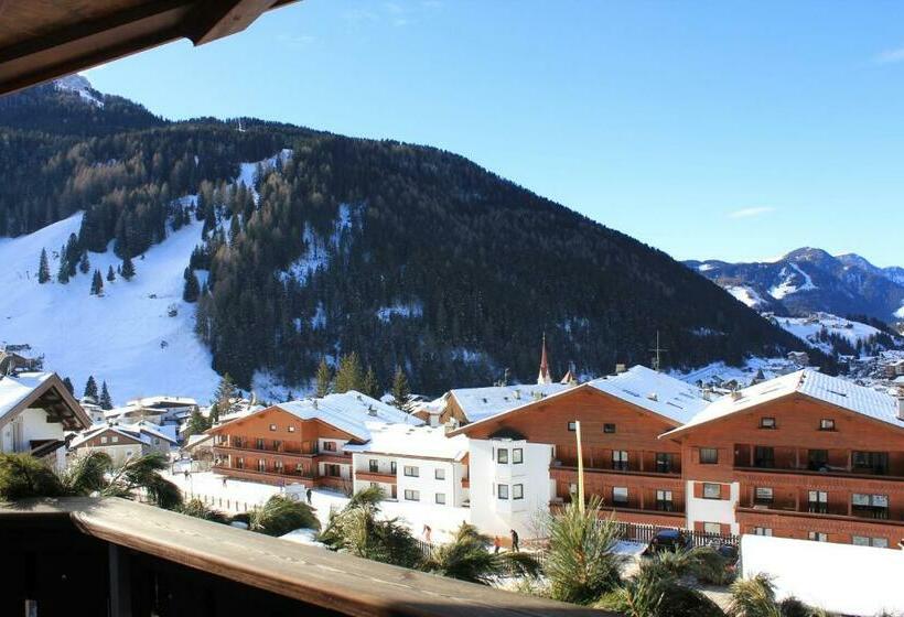 חדר סטנדרט לשלושה, Condor