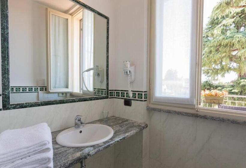 חדר דלוקס עם נוף, Dei Tigli