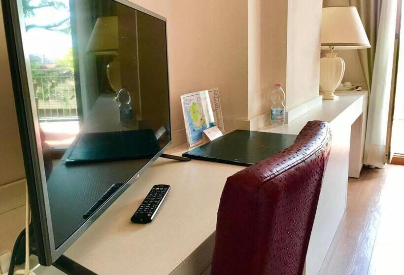 Номер Deluxe с Видом, Dei Tigli