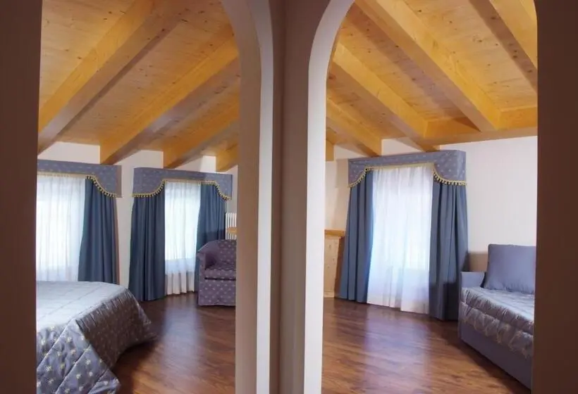 スタンダードトリプルルーム, Garni Mountain Resort