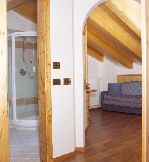 غرفة قياسية ثلاثية, Garni Mountain Resort