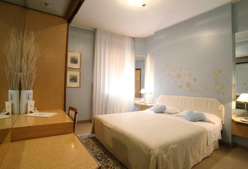 חדר קלאסי, Globo