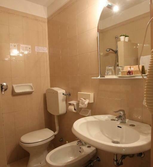 חדר יחיד קלאסי, Globo