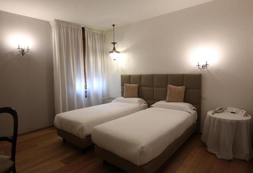 חדר סופריור, Globo