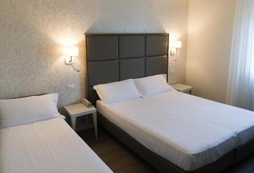 חדר סופריור לשלושה, Globo