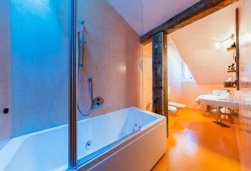 סוויטה עם ג'קוזי, Haus Michaela