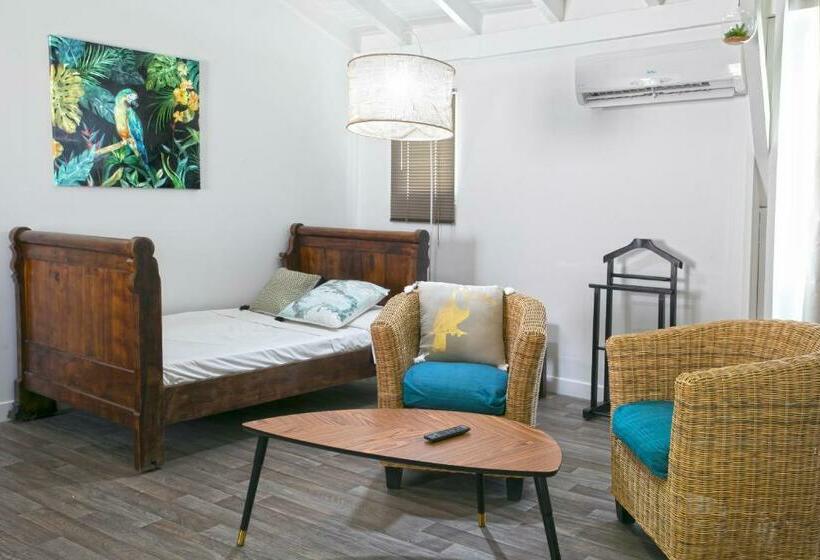 سوئیت با تخت بزرگ, Koho Sxm Ex Hevea