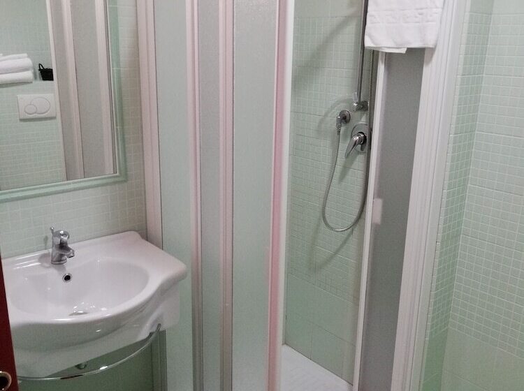 Номер Стандарт, La Fonte