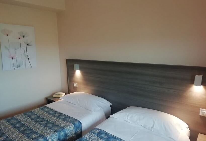 Номер Стандарт, La Fonte