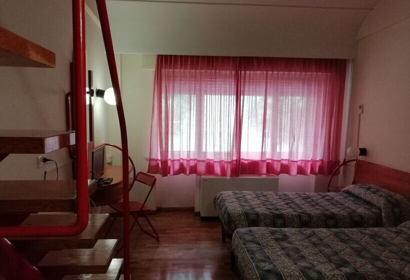 اتاق استاندارد چهار تخته, La Fonte