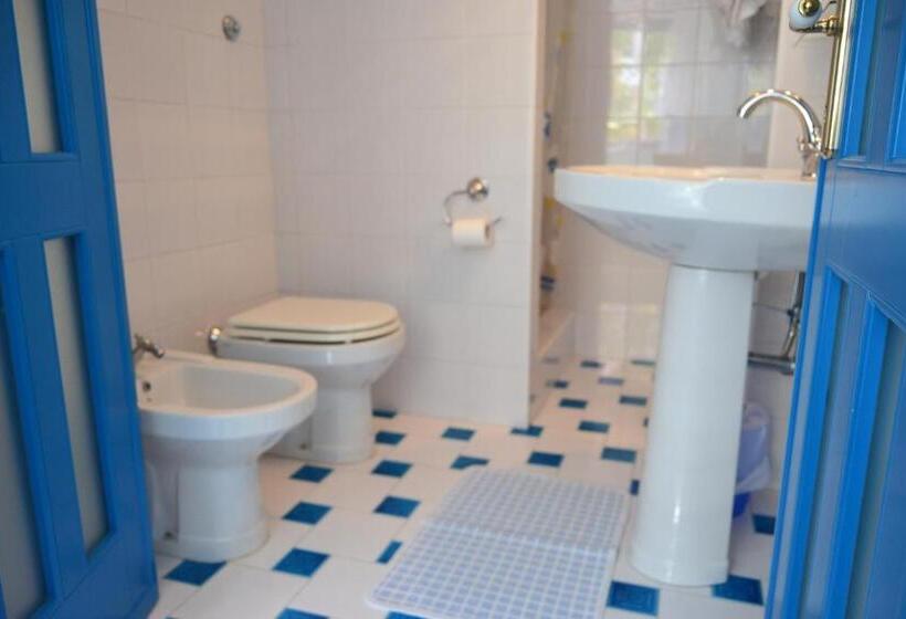 شقة من غرفة نوم واحدة متصلة, La Lampara