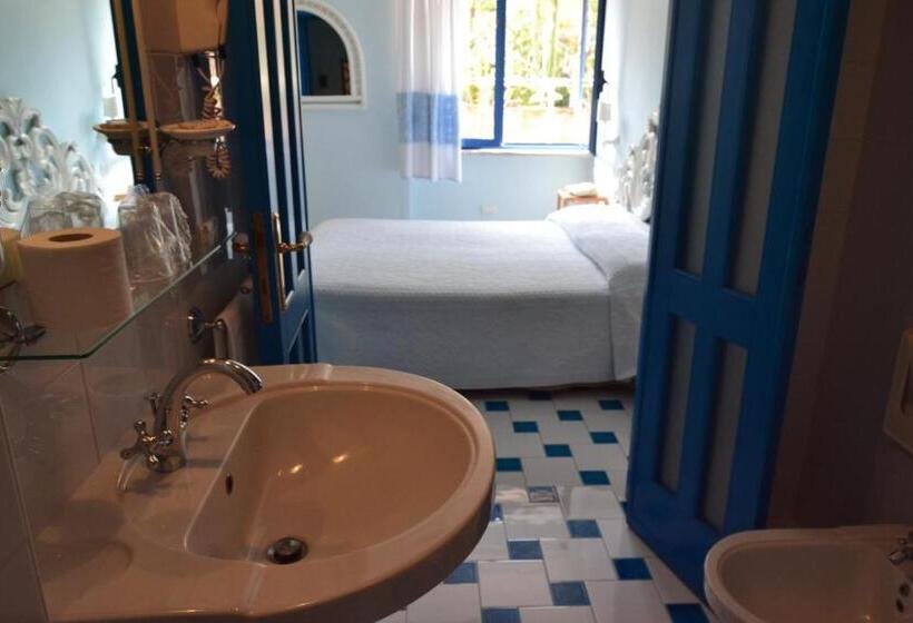 شقة من غرفة نوم واحدة متصلة, La Lampara