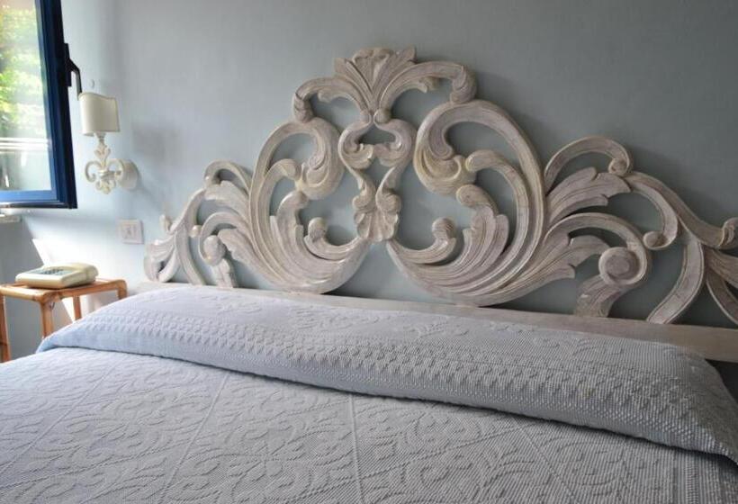 شقة من غرفة نوم واحدة متصلة, La Lampara