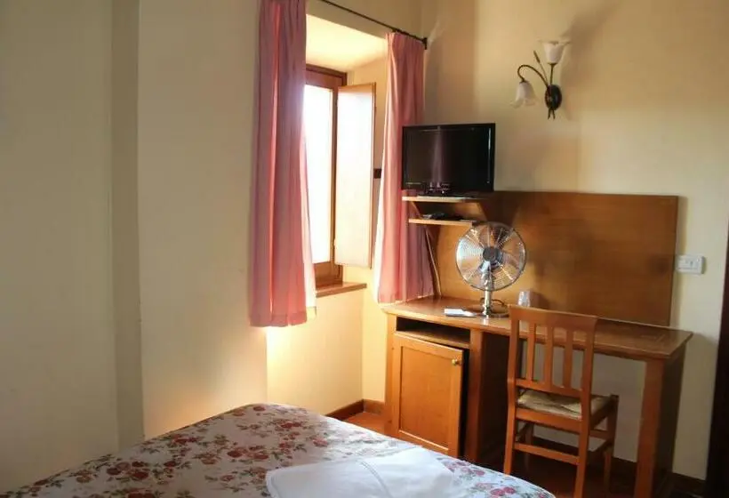 Comfort Yhden Hengen Huone, La Torricella
