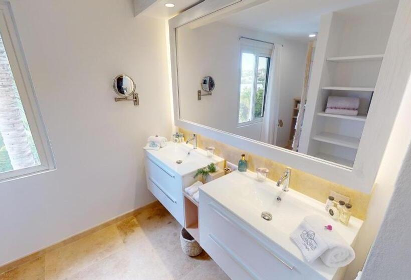 سوییت با چشمانداز استخر, Les Ondines Sur La Plage