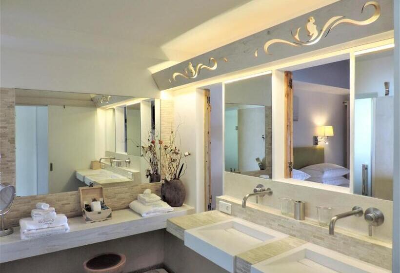 سوئیت با تخت بزرگ, Les Ondines Sur La Plage