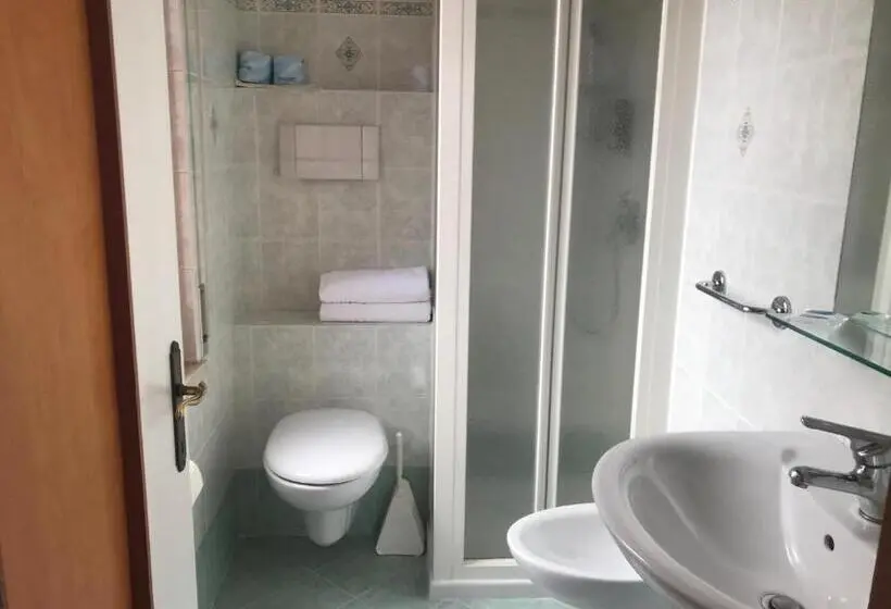 Standard Yhden Hengen Huone, Limone