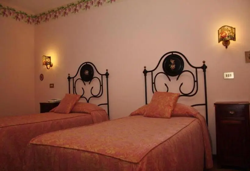 Standard-huone, Locanda Salimbeni