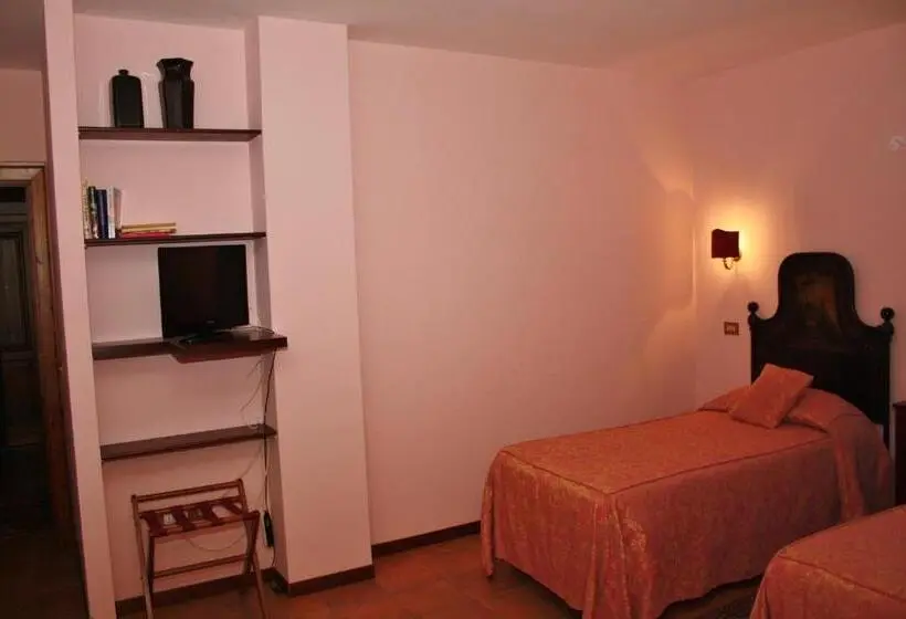 Standard Yhden Hengen Huone, Locanda Salimbeni