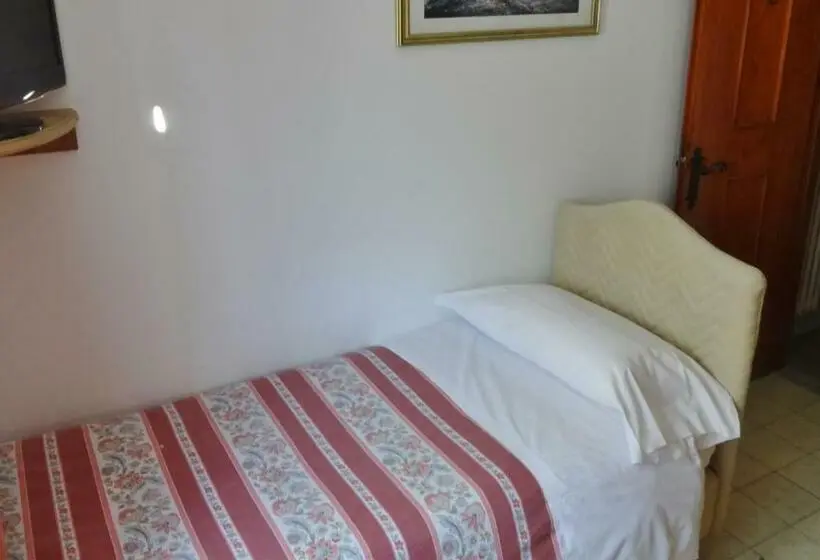 Standard Yhden Hengen Huone, Piccolo Mondo