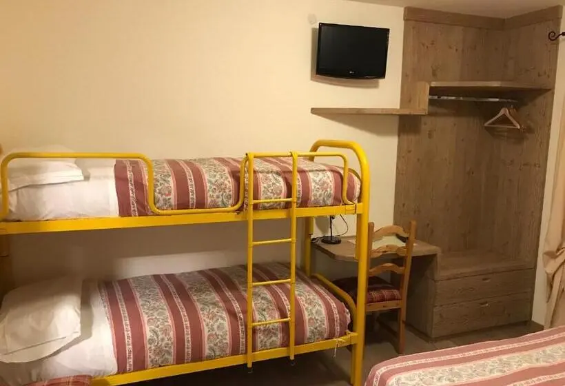 Standard Neljän Hengen Huone, Piccolo Mondo