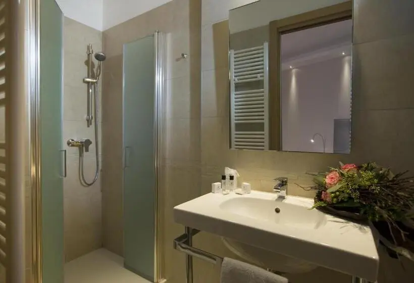 اتاق استاندارد سه نفره, Residence Ristorante Ramandolo