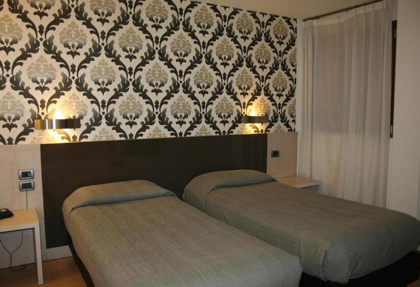 스탠다드 트리플 룸, Residence Ristorante Ramandolo