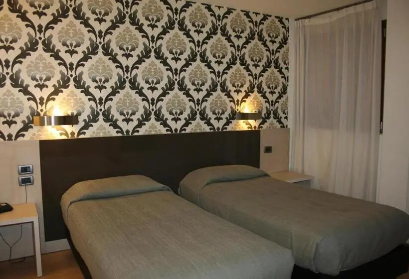 اتاق استاندارد سه نفره, Residence Ristorante Ramandolo
