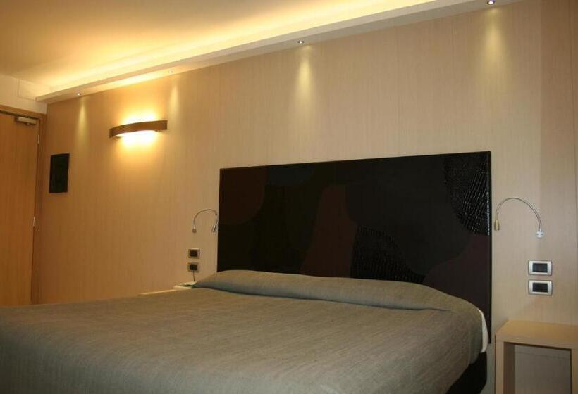 اتاق استاندارد سه نفره, Residence Ristorante Ramandolo