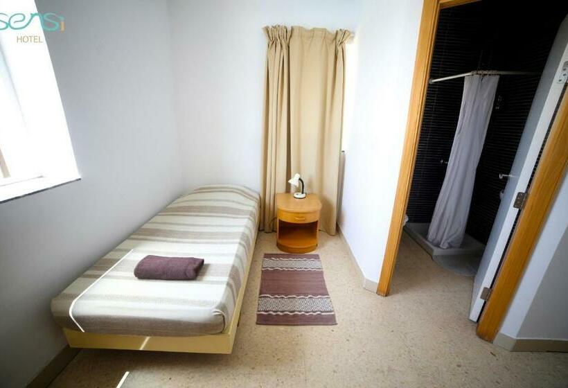 اتاق استاندارد یک نفره, Sensi