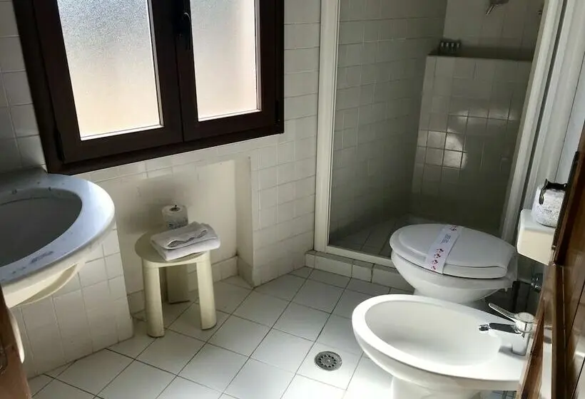 Standard Yhden Hengen Huone, Su Meriagu