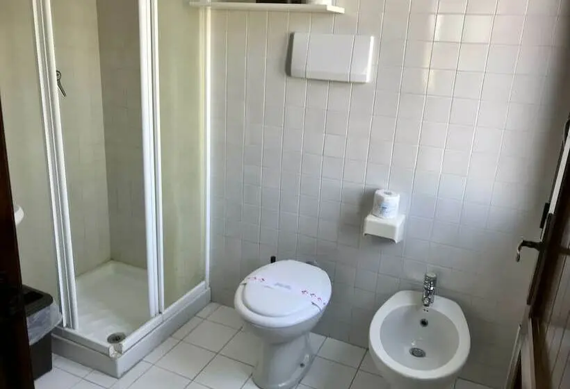 Standard Yhden Hengen Huone, Su Meriagu