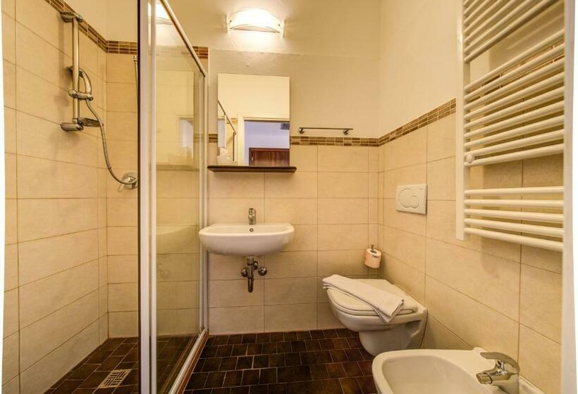 Quarto Estandar, Tiziana
