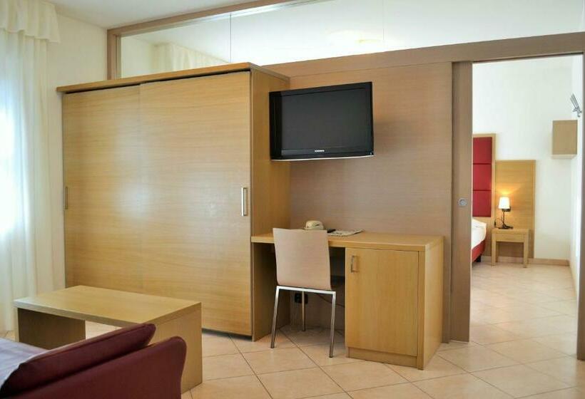 סוויטת ג'וניור, Villa Franca