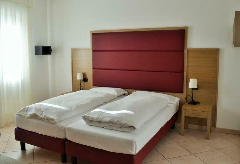 סוויטת ג'וניור, Villa Franca